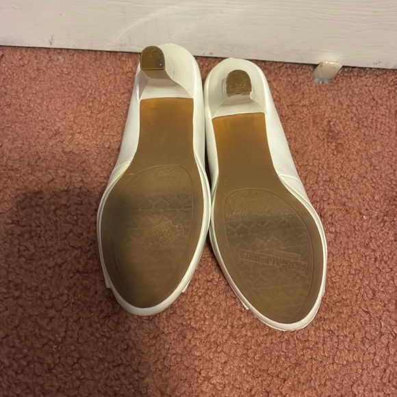 Fergie White Peep Toe Heels - Picture 8 of 9